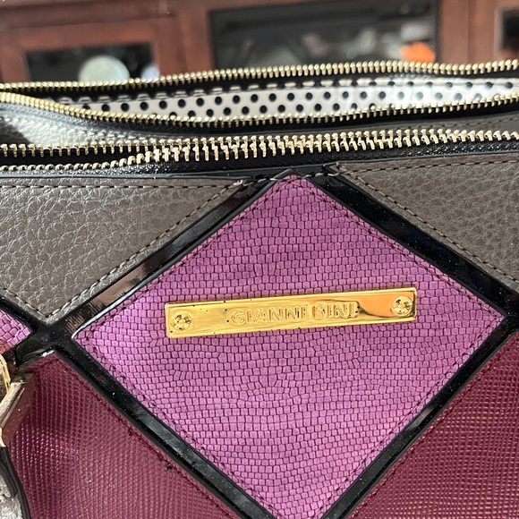 Beautiful Gianni Bini Purse - Picture 5 of 7
